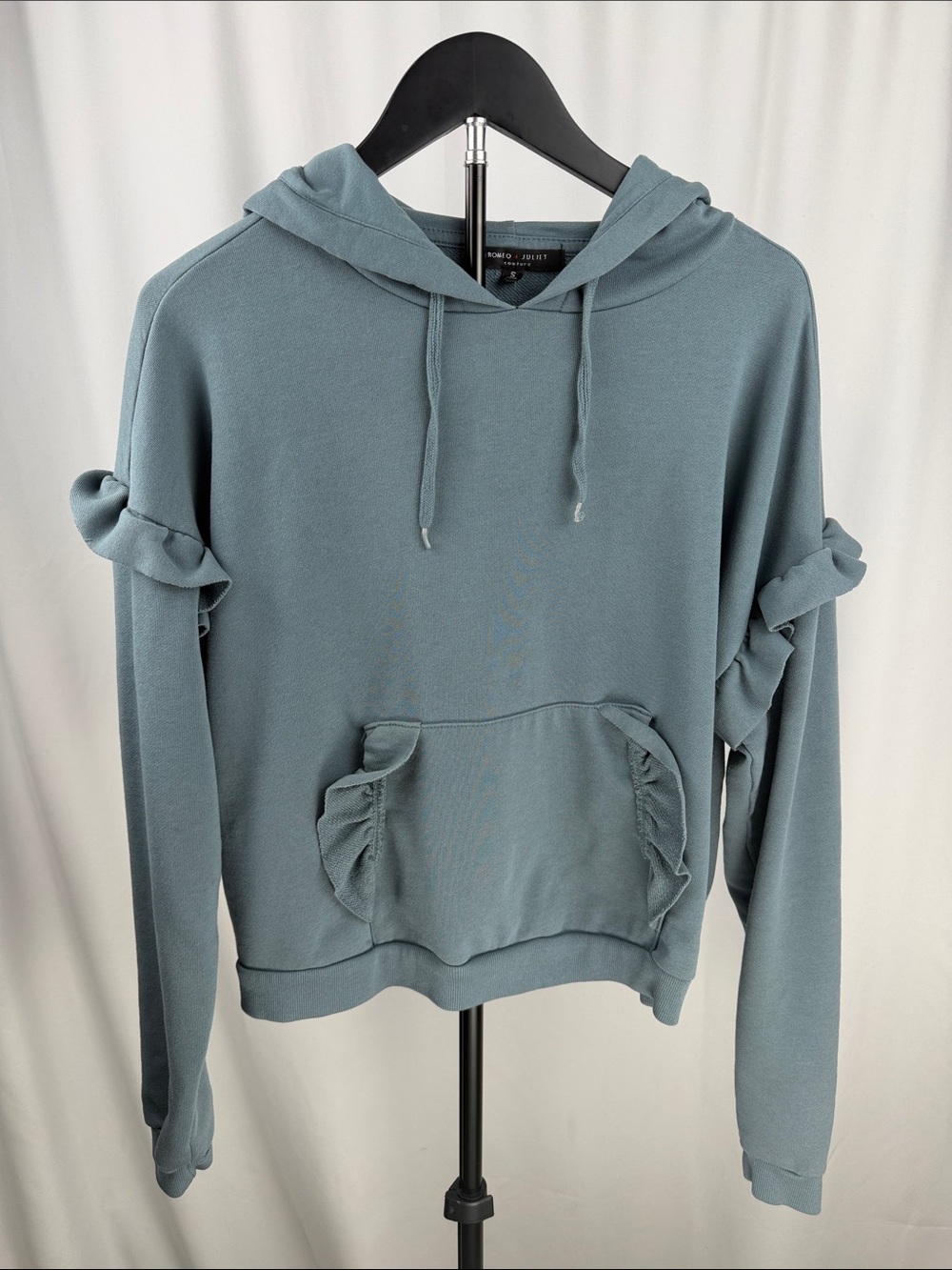 Romeo + Juliet Couture Ruffle Hoodie Sweatshirt – Size Small – Dusty Blue